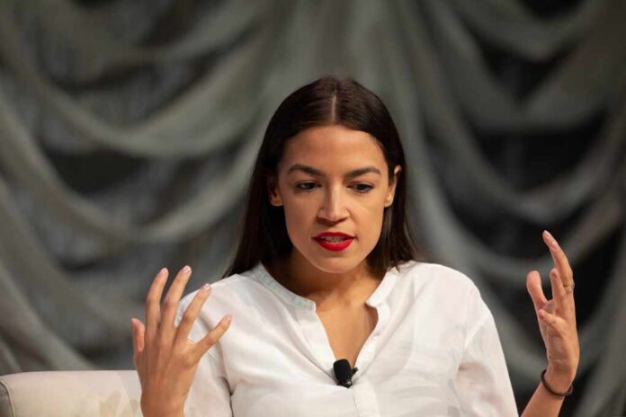2048px-Alexandria_Ocasio-Cortez_@_SXSW_2019_(32411240957)