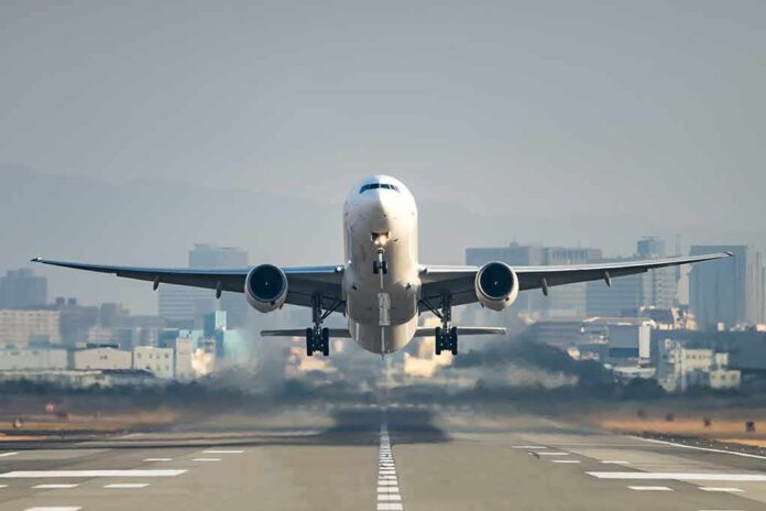 559714906 featured image Airplane taking off from runway